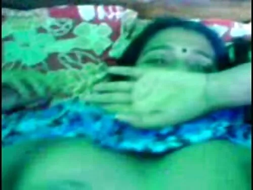 ખૂબસૂરત એશિયન શ્યામા ...