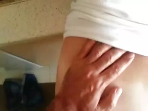 સોનેરી MILF Alexis F ...