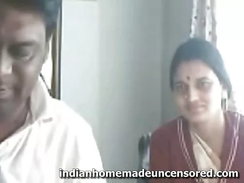 સીધા વાળવાળા જાપાનીઝ ...